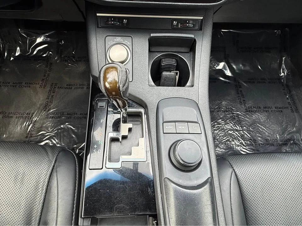 2014 Lexus ES 6th Gen - Image 16 of 20