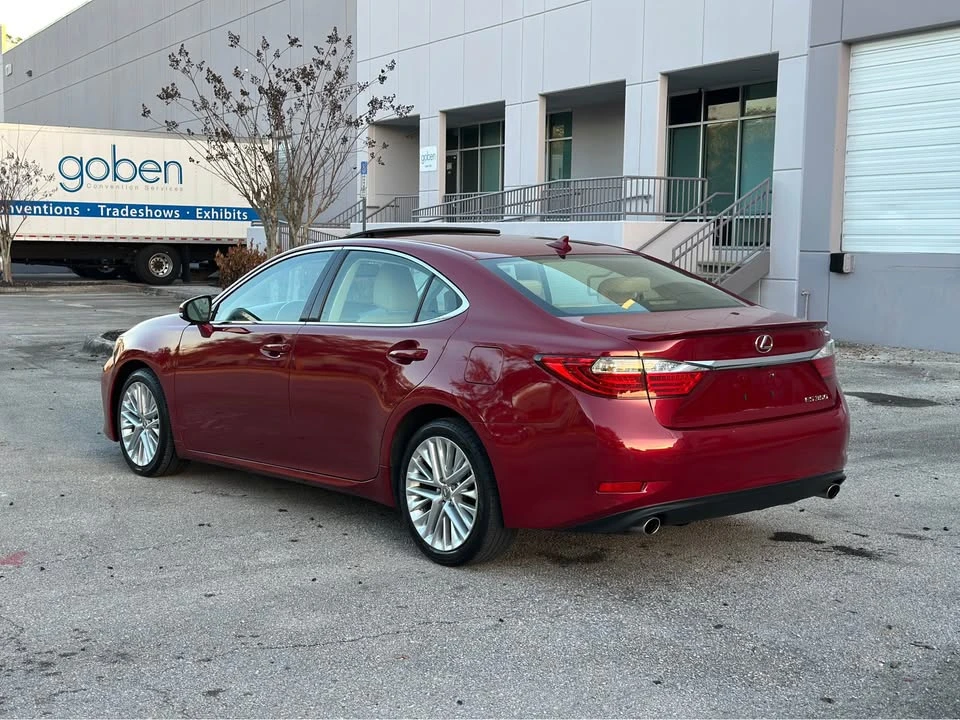 2014 Lexus ES 6th Gen - Image 6 of 21