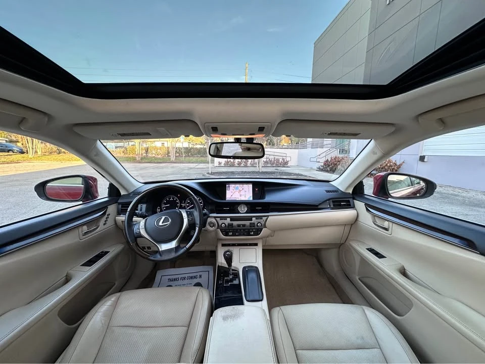 2014 Lexus ES 6th Gen - Image 10 of 21