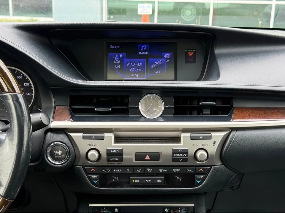 2014 Lexus ES 6th Gen - Image 13 of 20