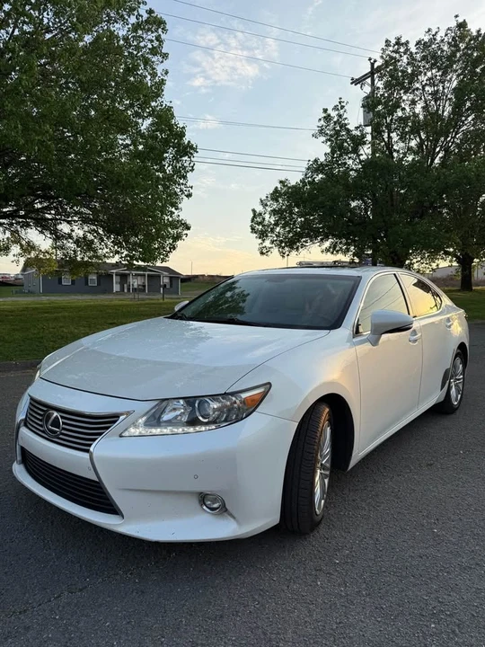 2014 Lexus ES 6th Gen - Image 16 of 16