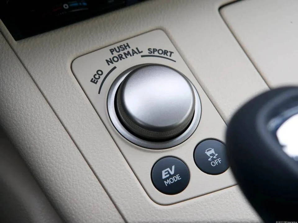 2014 Lexus ES 6th Gen - Image 14 of 14