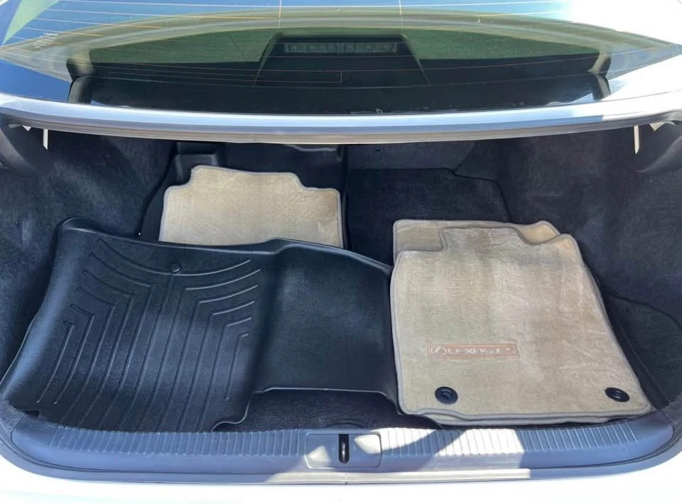 2014 Lexus ES 6th Gen - Image 11 of 20