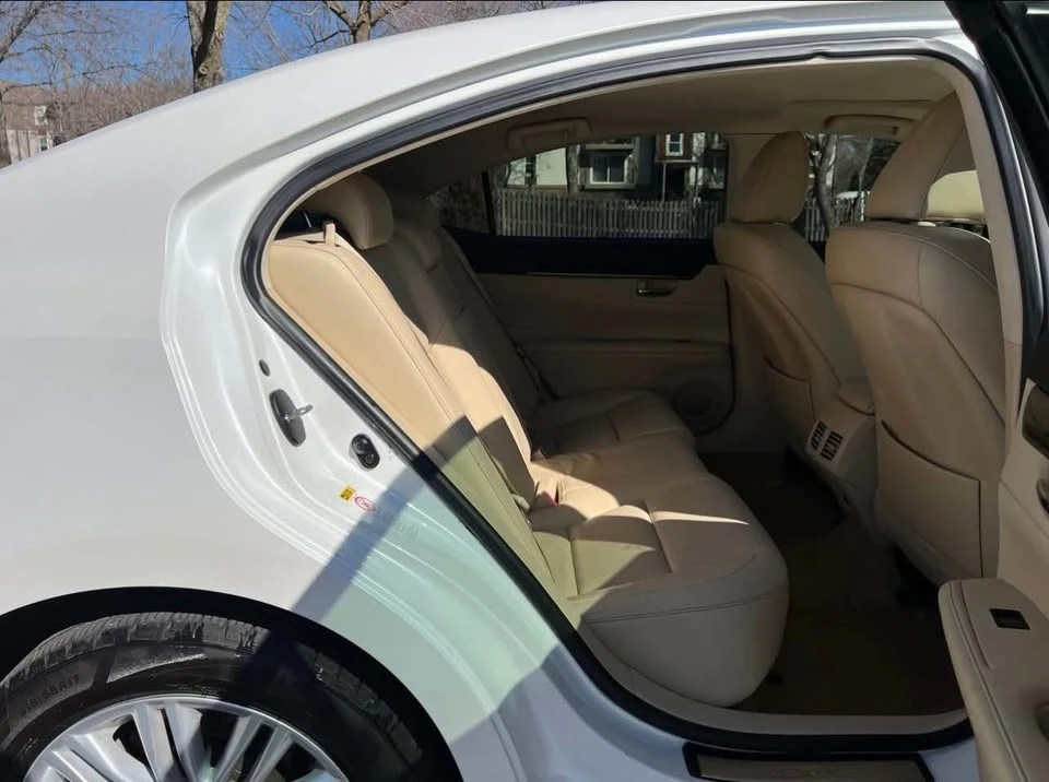 2014 Lexus ES 6th Gen - Image 12 of 20