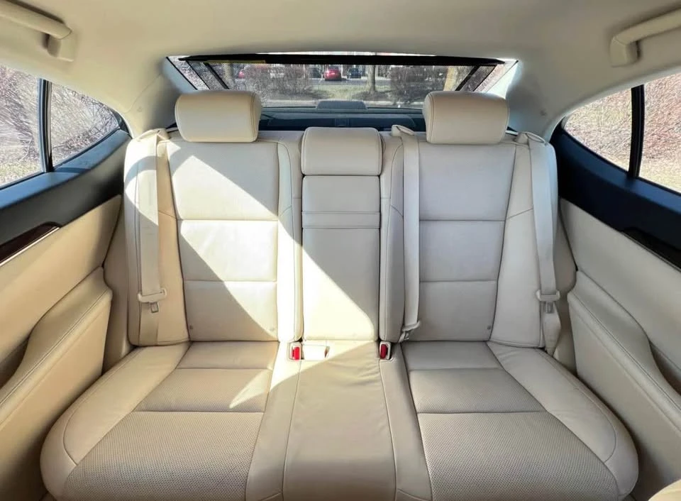 2014 Lexus ES 6th Gen - Image 14 of 20
