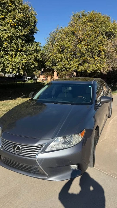 2014 Lexus ES 6th Gen - Image 3 of 12