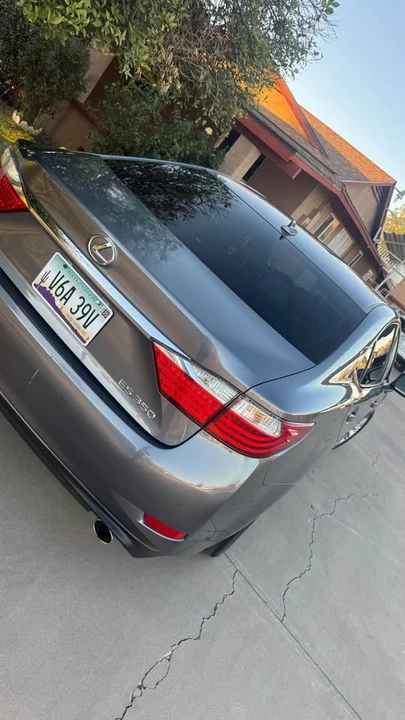 2014 Lexus ES 6th Gen - Image 4 of 12