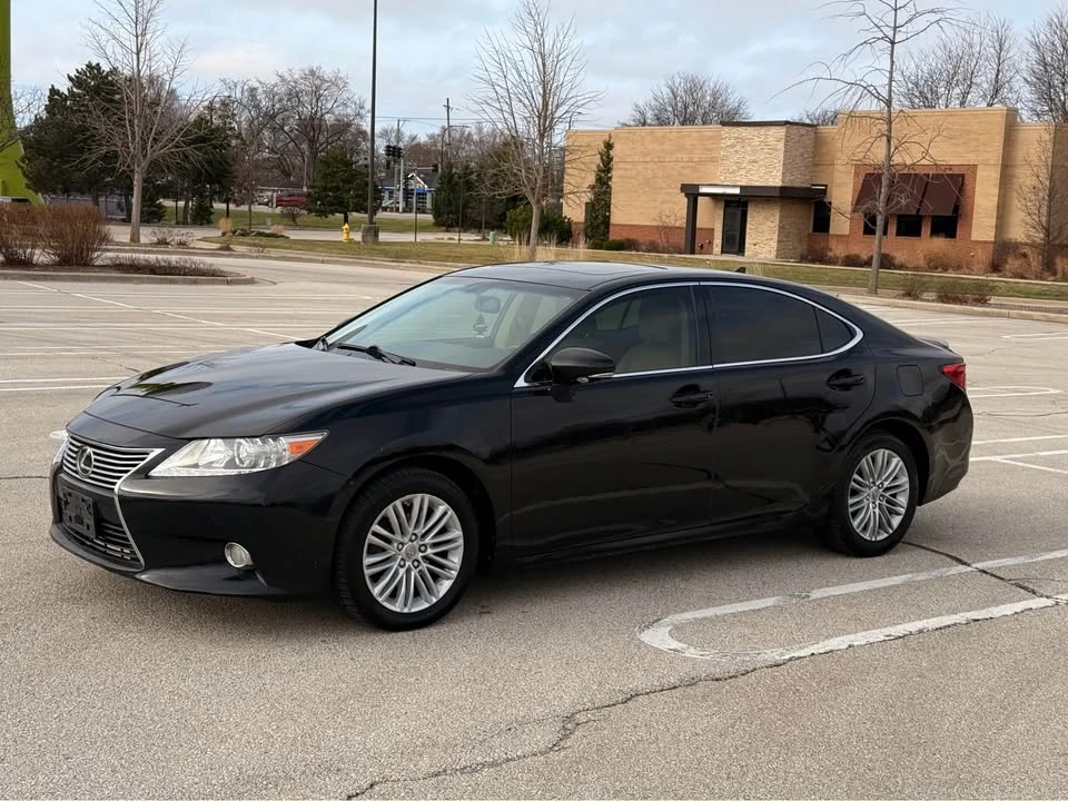 2014 Lexus ES 6th Gen - Image 7 of 16