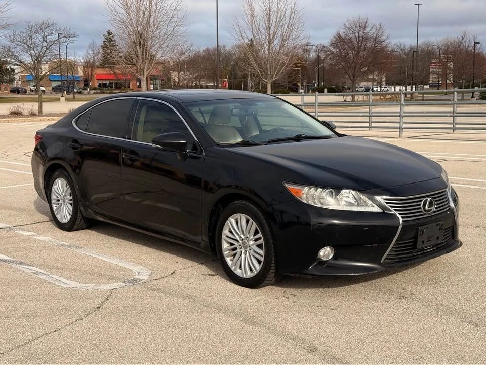 2014 Lexus ES 6th Gen - Image 3 of 16