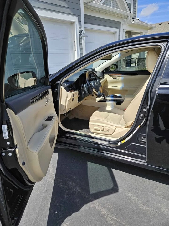 2014 Lexus ES 6th Gen - Image 6 of 15