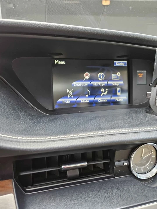 2014 Lexus ES 6th Gen - Image 15 of 15