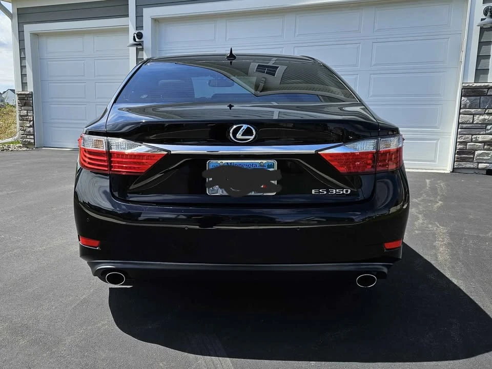 2014 Lexus ES 6th Gen - Image 4 of 15