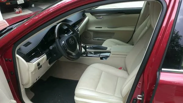 2014 Lexus ES 6th Gen - Image 4 of 5