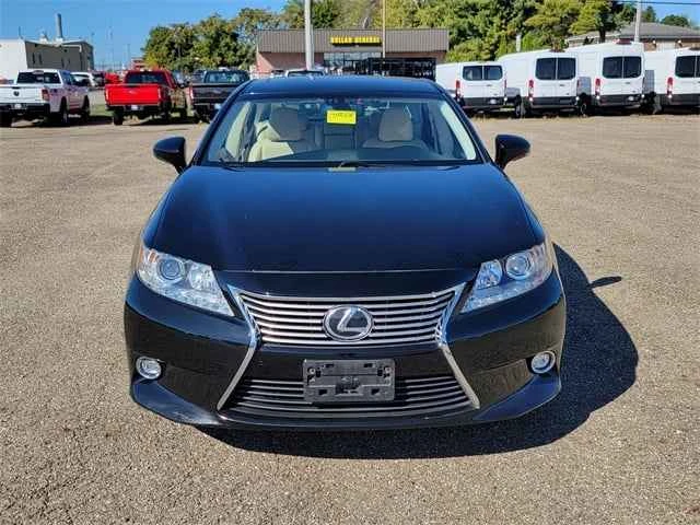 2014 Lexus ES 6th Gen - Image 2 of 15