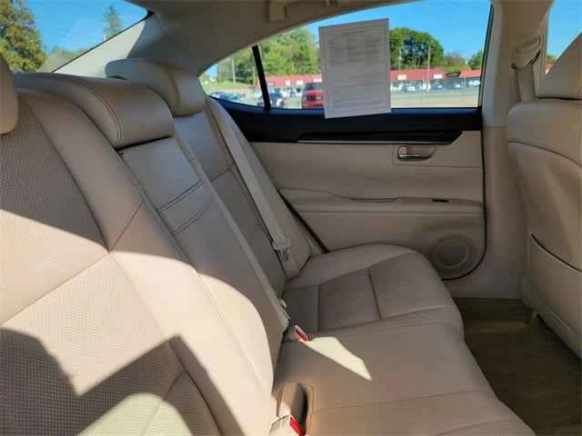 2014 Lexus ES 6th Gen - Image 12 of 15