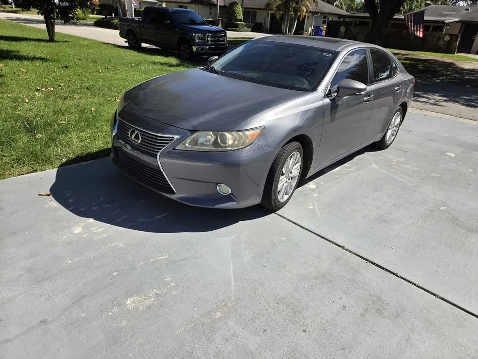 2014 Lexus ES 6th Gen - Image 9 of 9