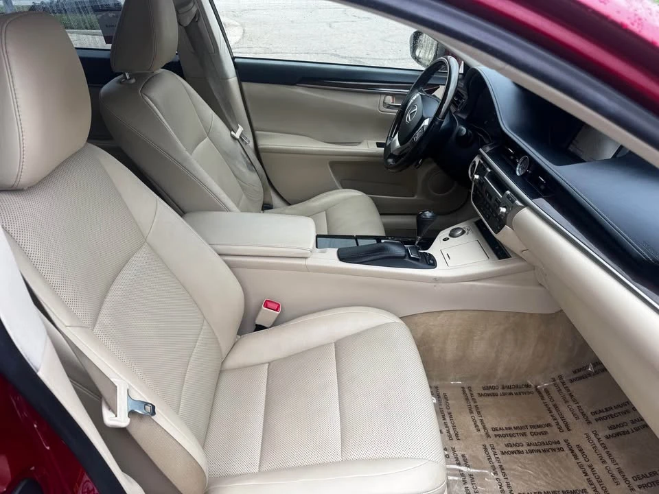 2014 Lexus ES 6th Gen - Image 10 of 14