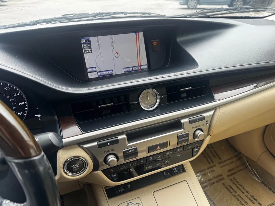 2014 Lexus ES 6th Gen - Image 6 of 14