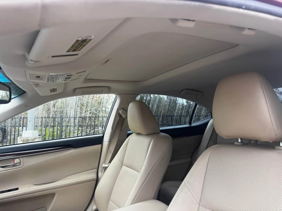 2014 Lexus ES 6th Gen - Image 12 of 14