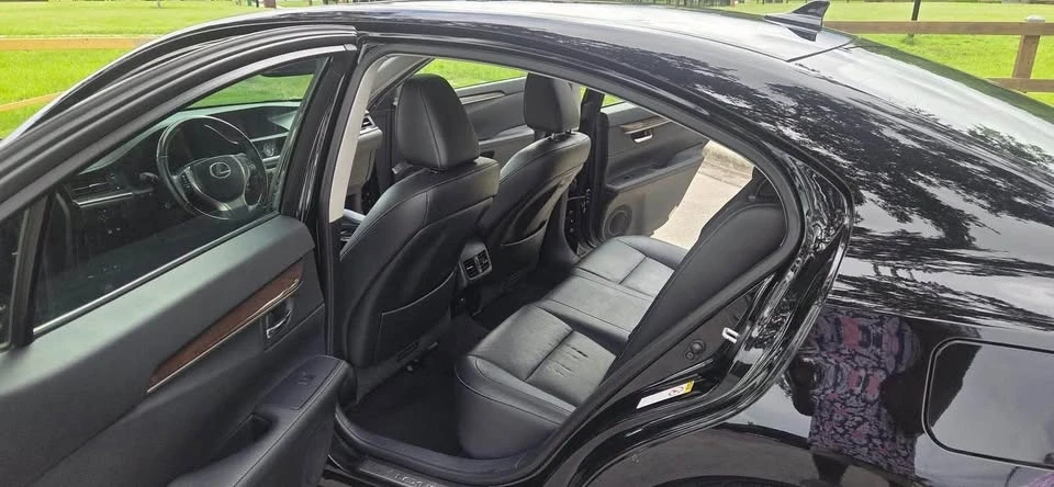 2014 Lexus ES 6th Gen - Image 12 of 17