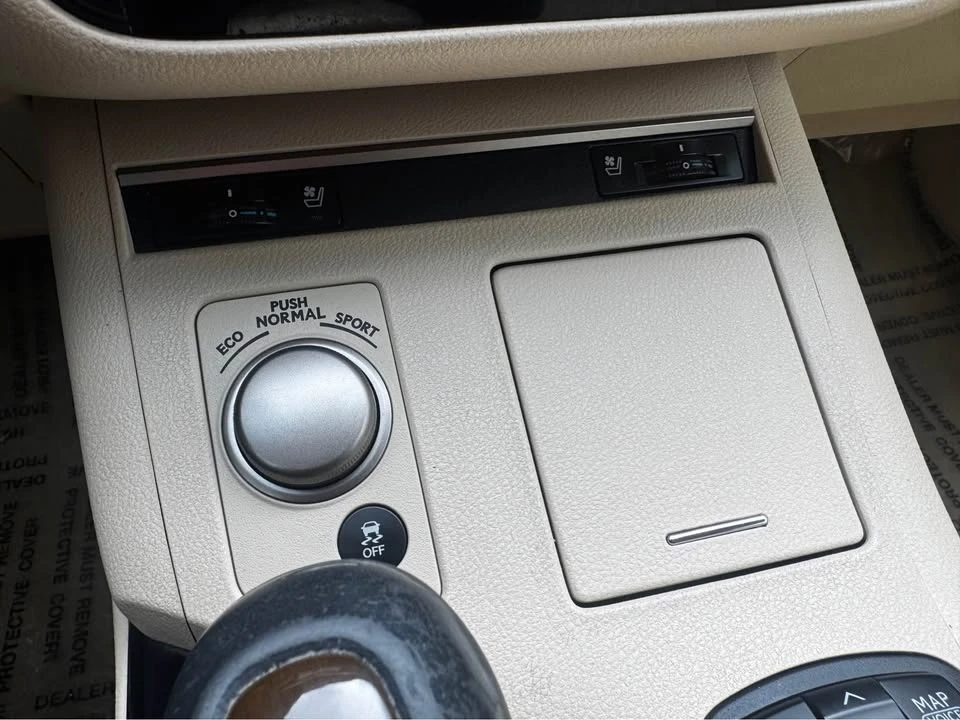 2014 Lexus ES 6th Gen - Image 7 of 14