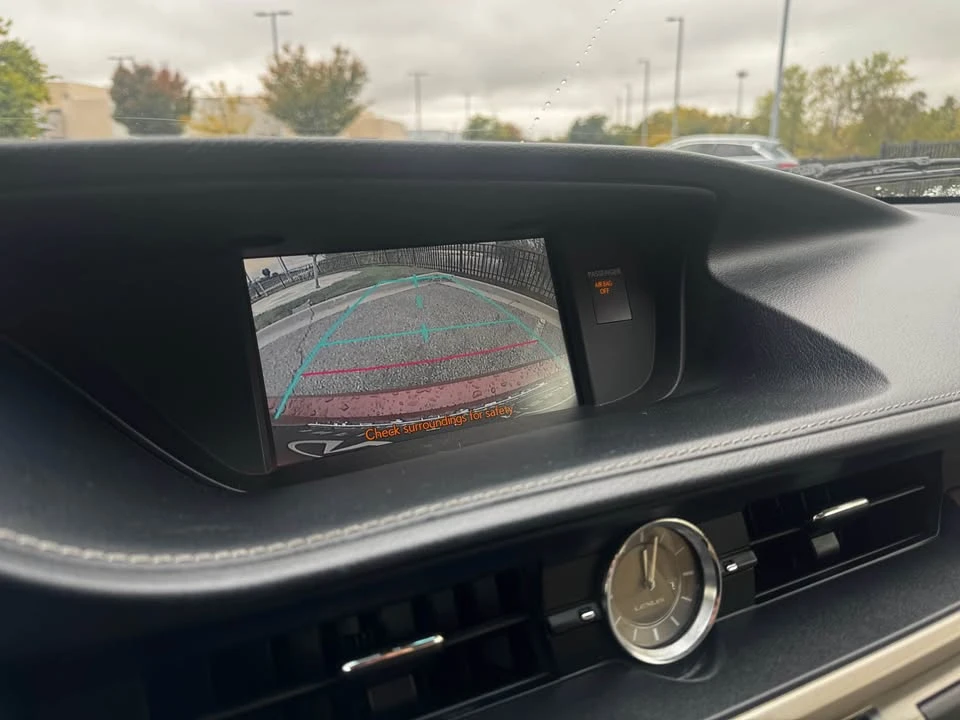 2014 Lexus ES 6th Gen - Image 14 of 14