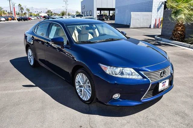 2014 Lexus ES 6th Gen - Image 6 of 12