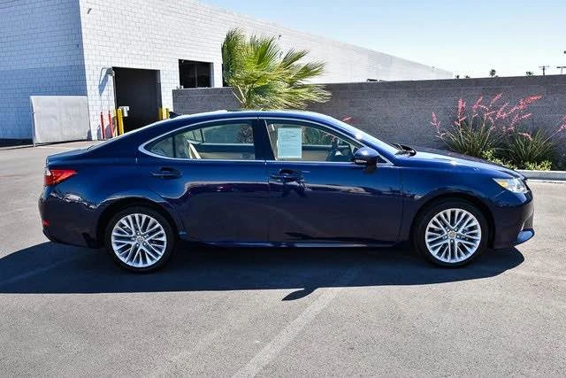 2014 Lexus ES 6th Gen - Image 5 of 12