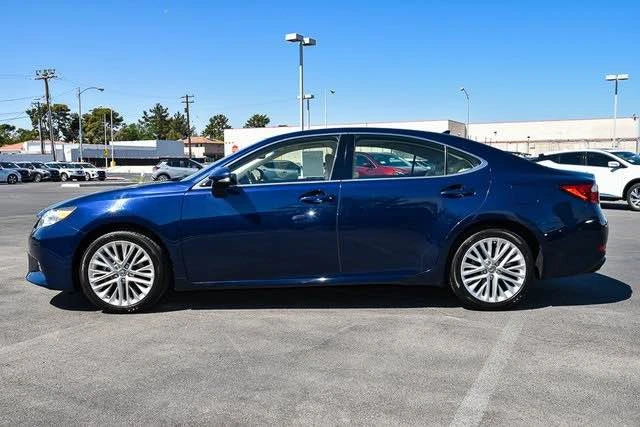 2014 Lexus ES 6th Gen - Image 2 of 12