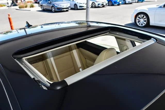 2014 Lexus ES 6th Gen - Image 8 of 12