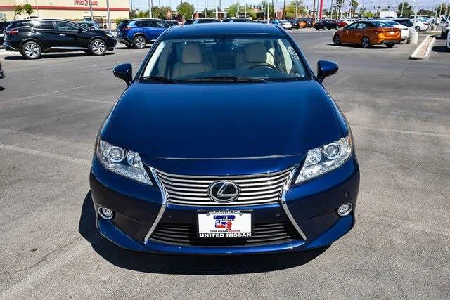 2014 Lexus ES 6th Gen - Image 7 of 12