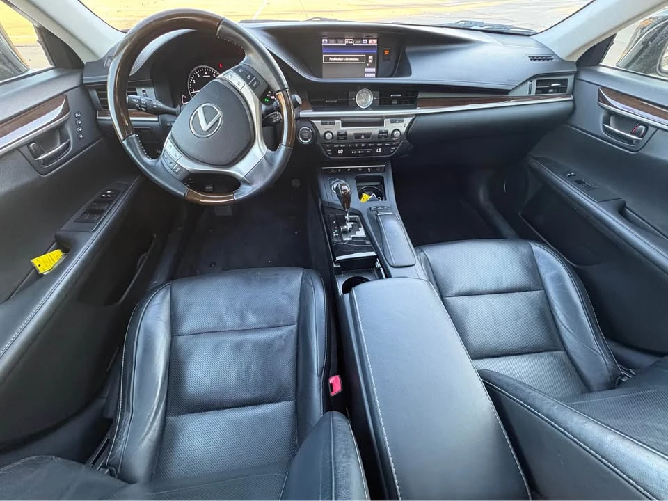 2014 Lexus ES 6th Gen - Image 12 of 20