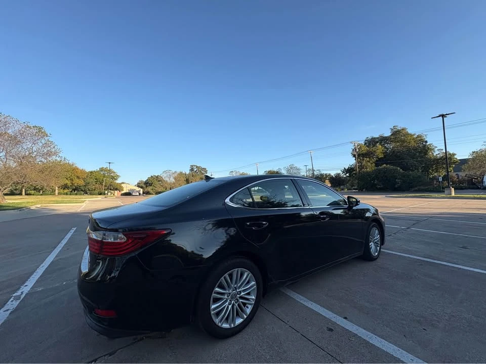 2014 Lexus ES 6th Gen - Image 5 of 20