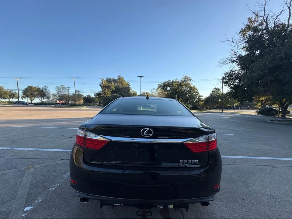 2014 Lexus ES 6th Gen - Image 7 of 20