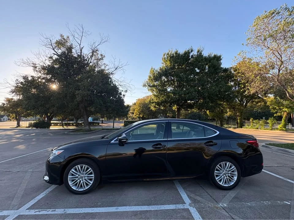 2014 Lexus ES 6th Gen - Image 6 of 20