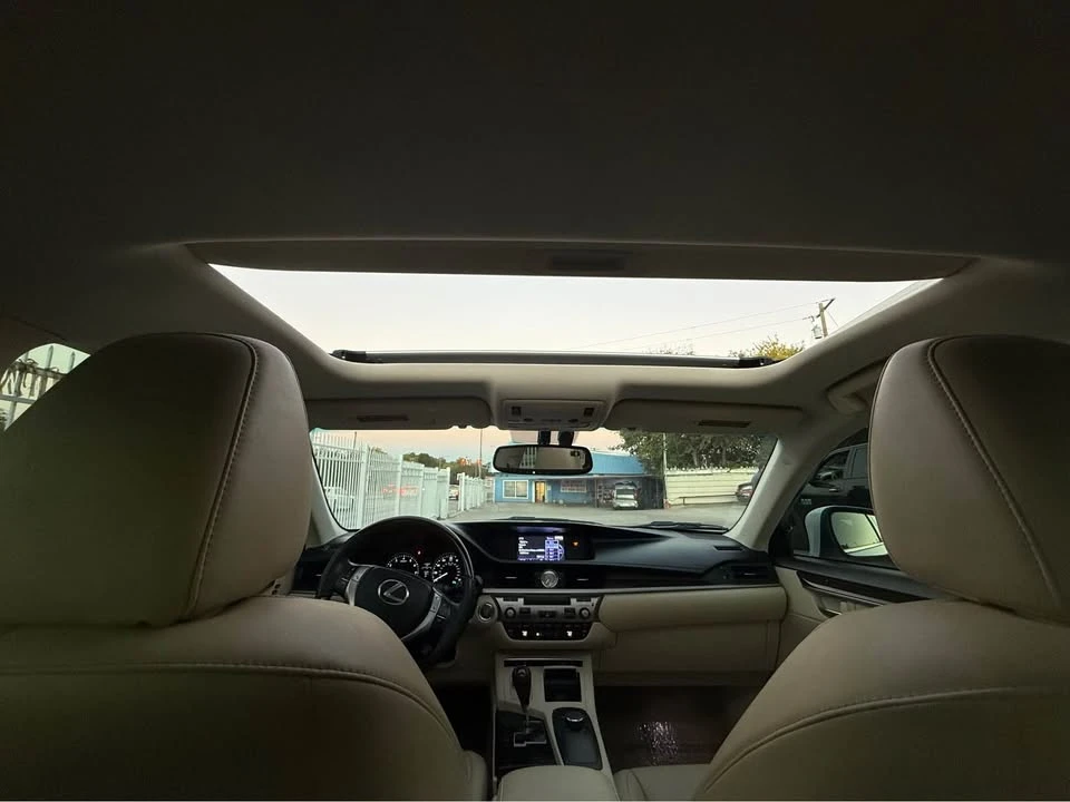 2014 Lexus ES 6th Gen - Image 17 of 17