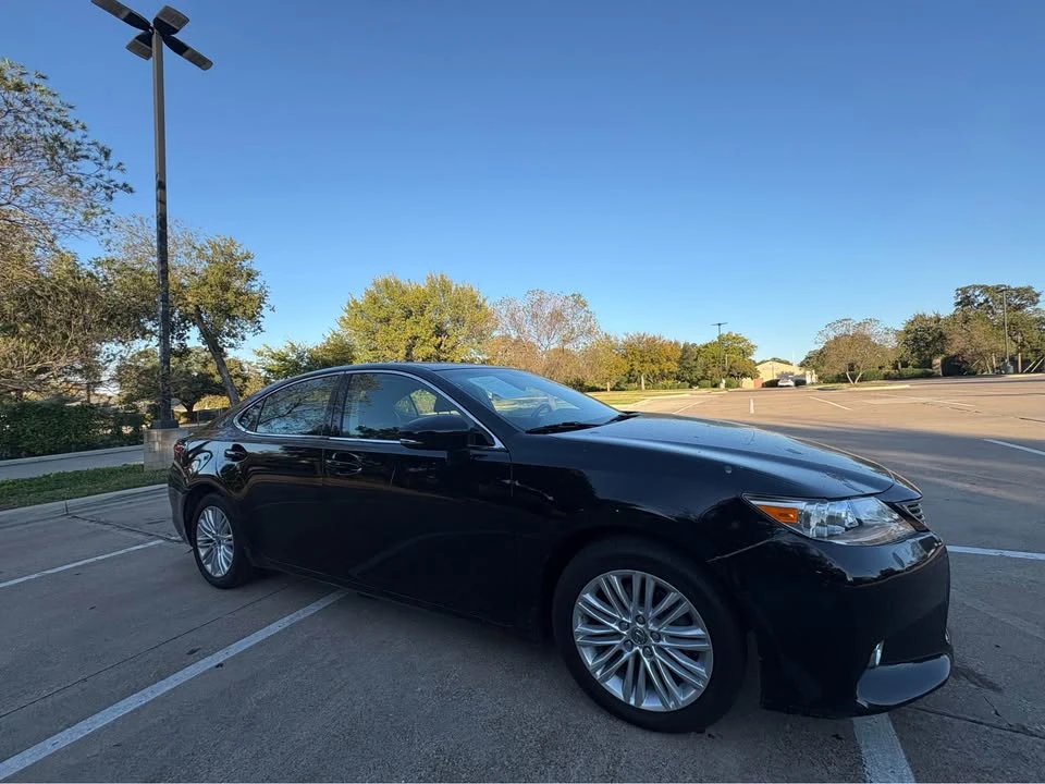 2014 Lexus ES 6th Gen - Image 2 of 20
