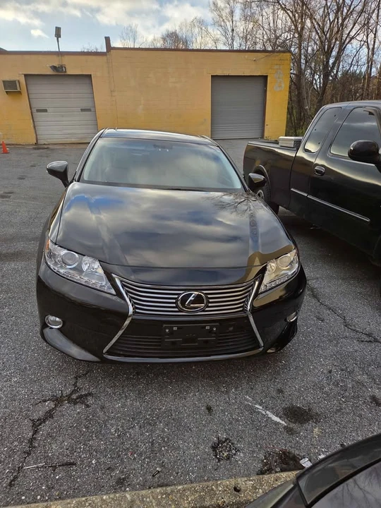 2014 Lexus ES 6th Gen - Image 4 of 6