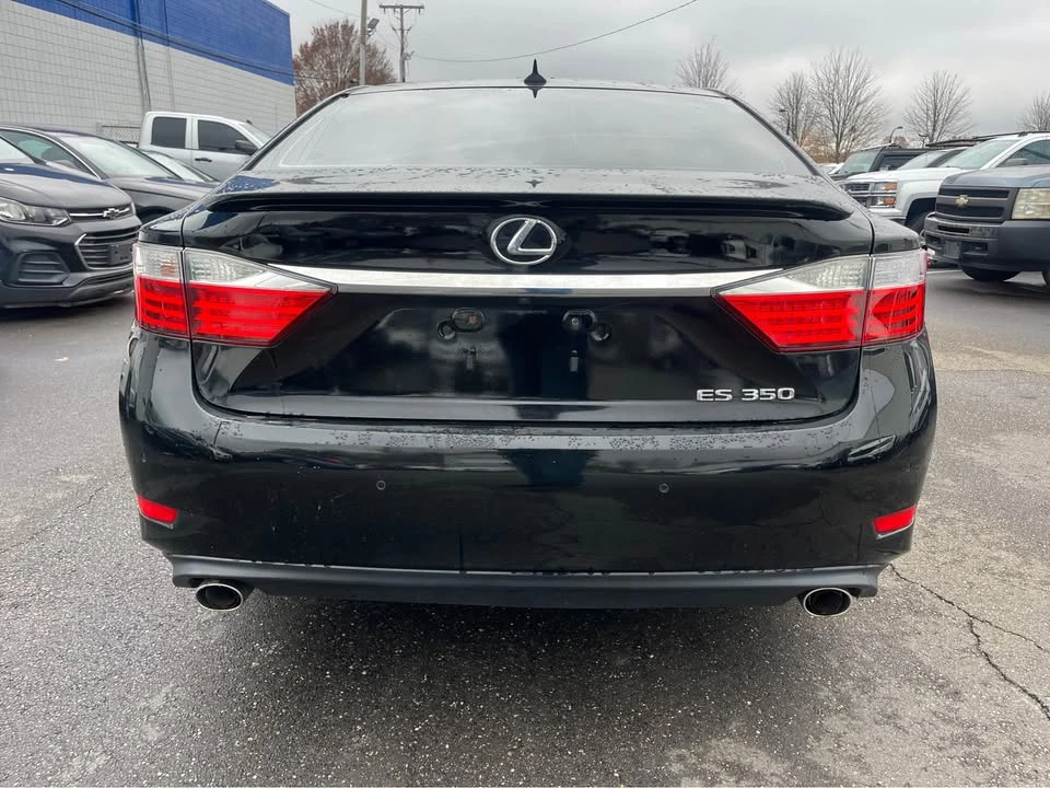 2014 Lexus ES 6th Gen - Image 3 of 9