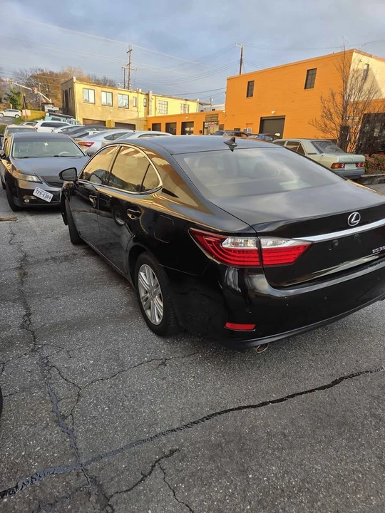 2014 Lexus ES 6th Gen - Image 5 of 6