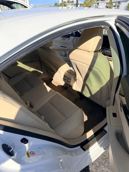 2014 Lexus ES 6th Gen - Image 13 of 13