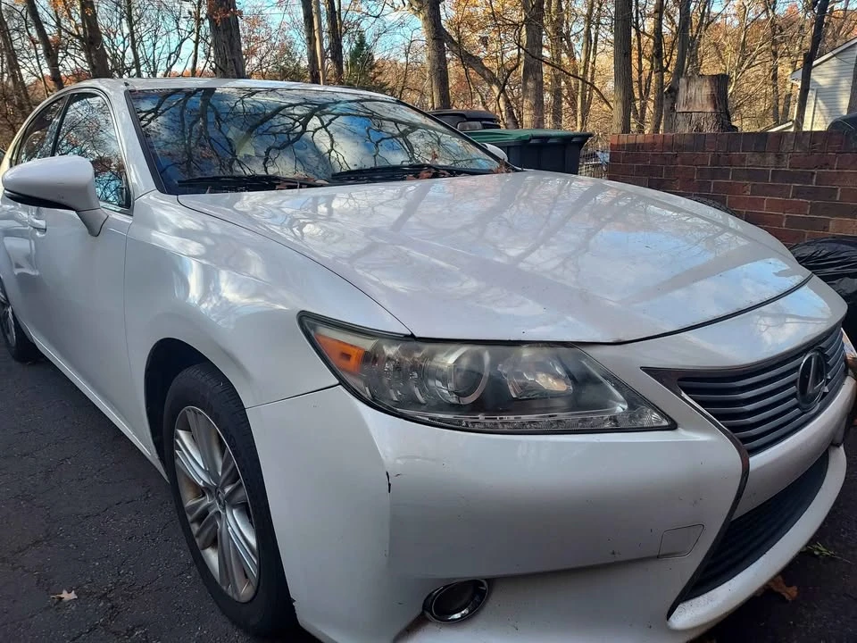 2014 Lexus ES 6th Gen - Image 2 of 4