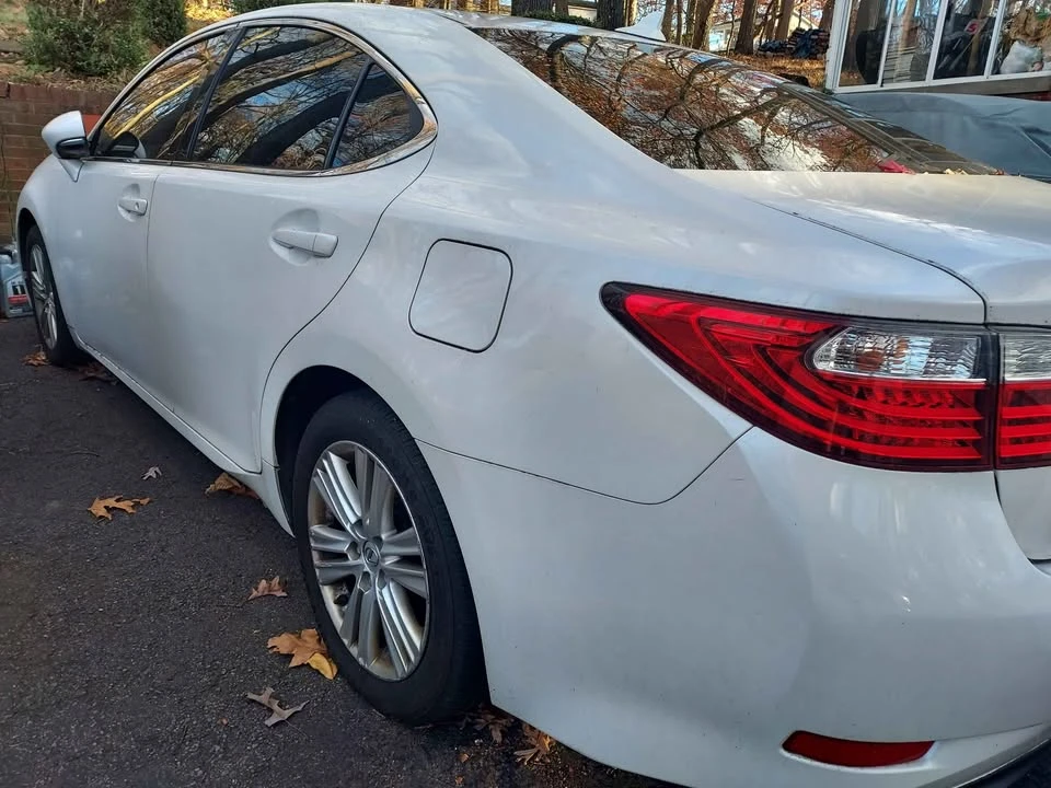 2014 Lexus ES 6th Gen - Image 3 of 4