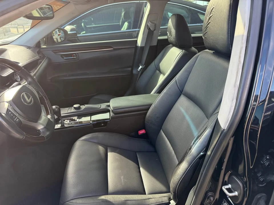 2014 Lexus ES 6th Gen - Image 6 of 8