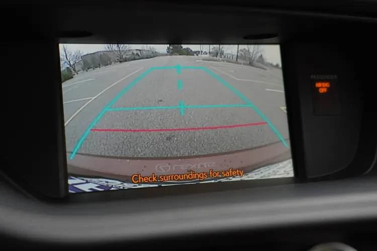 2014 Lexus ES 6th Gen - Image 14 of 16