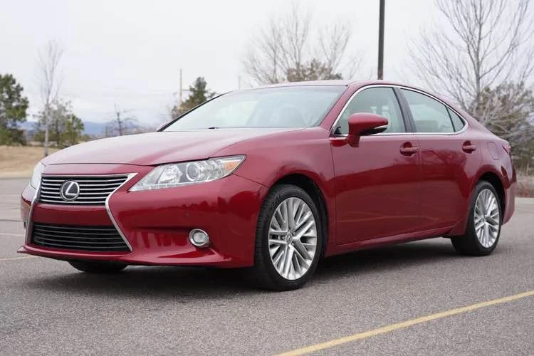 2014 Lexus ES 6th Gen - Image 3 of 16