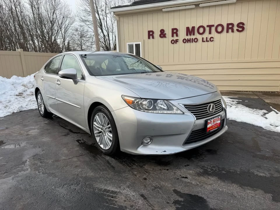 2014 Lexus ES 6th Gen - Image 7 of 14