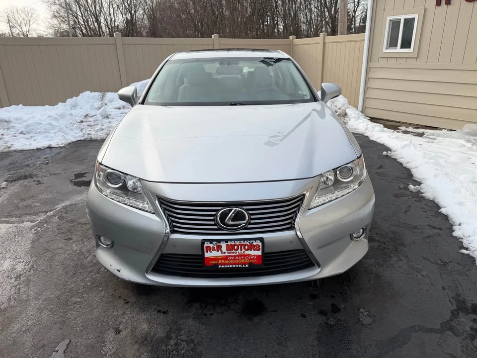 2014 Lexus ES 6th Gen - Image 8 of 14