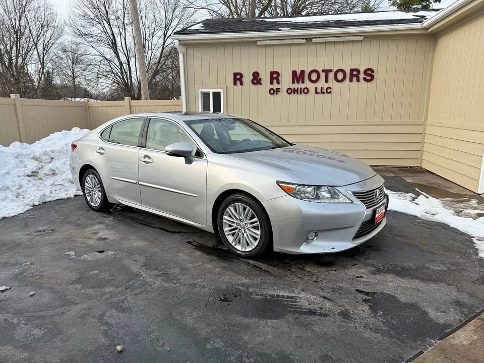 2014 Lexus ES 6th Gen - Image 2 of 14
