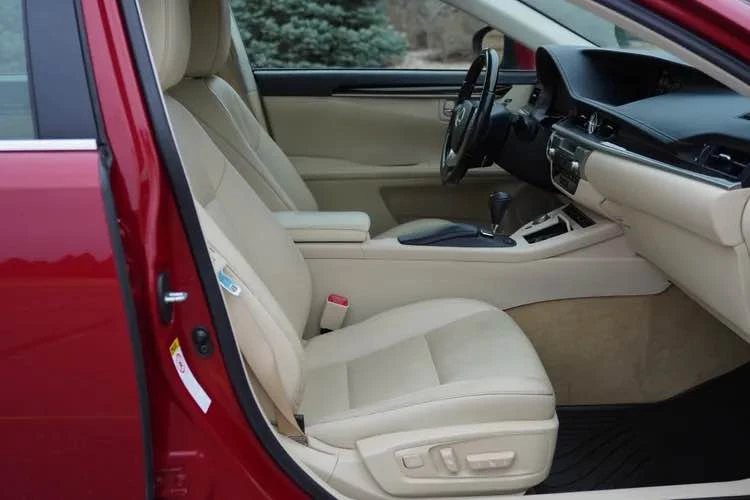 2014 Lexus ES 6th Gen - Image 12 of 16